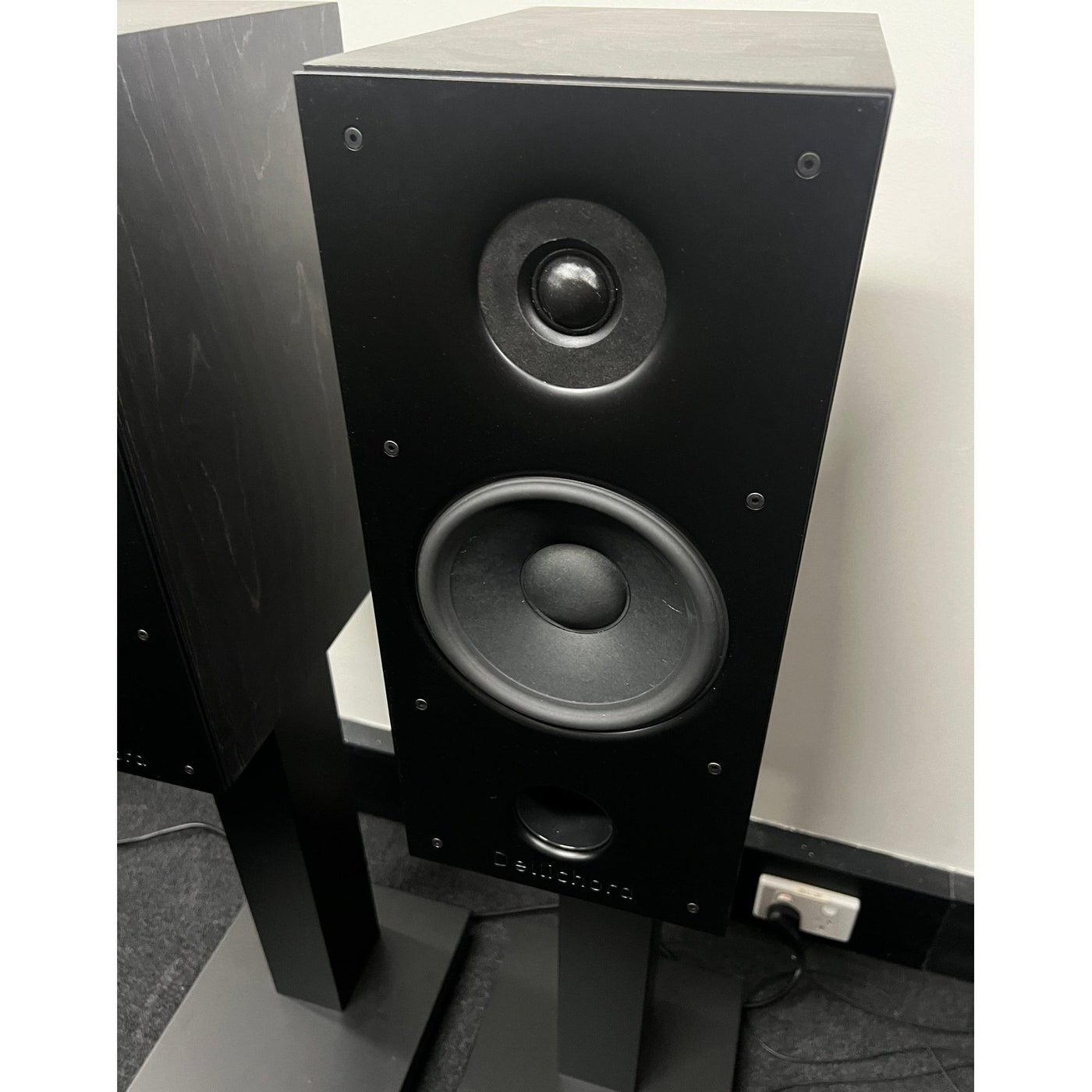 Dellichord Dellichord M6 Bookshelf Speakers Pair - Silver Slate - Ex-Demo Bookshelf Speakers