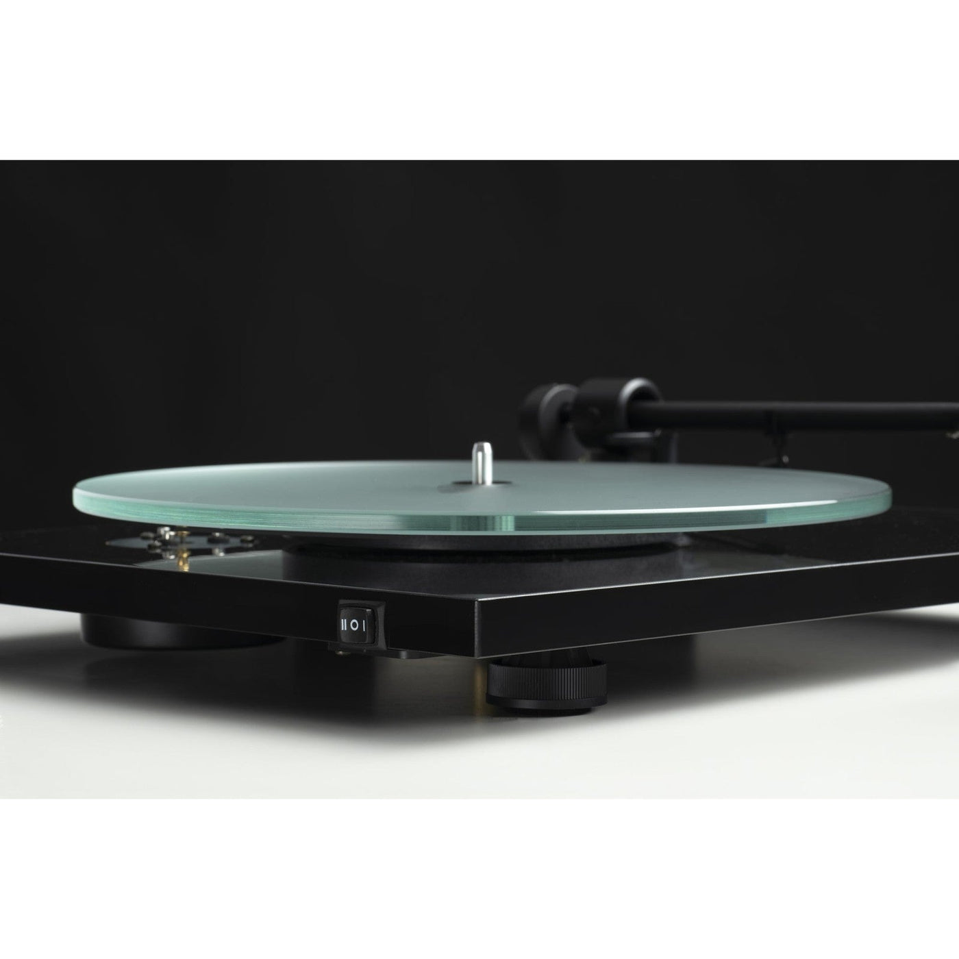 Pro-Ject Pro-Ject T1 EVO Phono Turntable with Ortofon OM 10 Cartridge Turntables