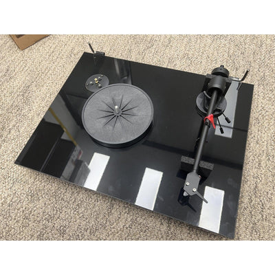 Pro-Ject Pro-Ject E1 BT Turntable with Ortofon OM 5E Cartridge - Open Box Turntables