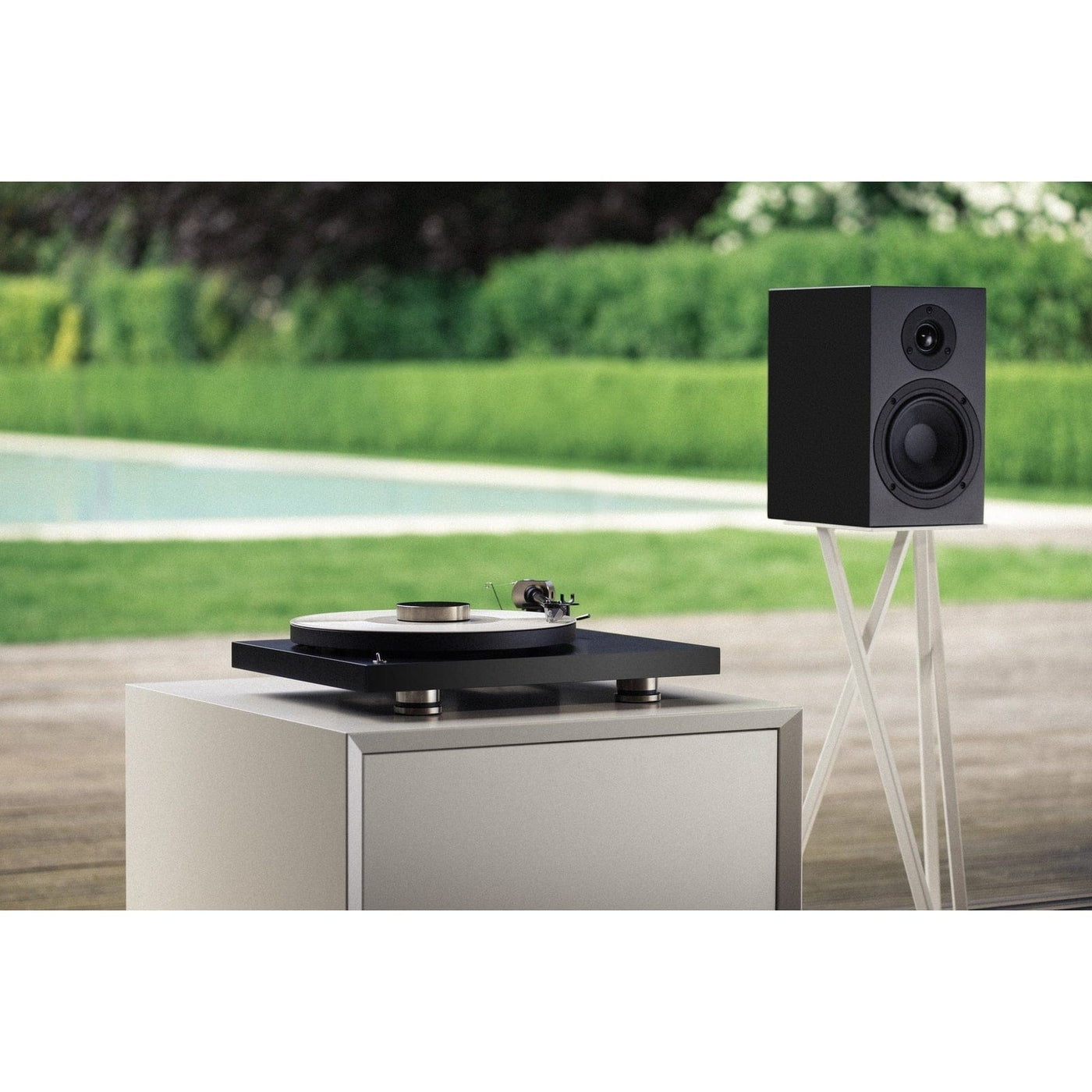 Pro-Ject Pro-Ject Debut PRO B Turntable with Pick It PRO Balanced Cartridge Turntables